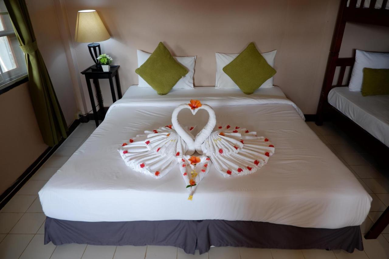 Kata Beachwalk Hotel And Bungalows Kültér fotó