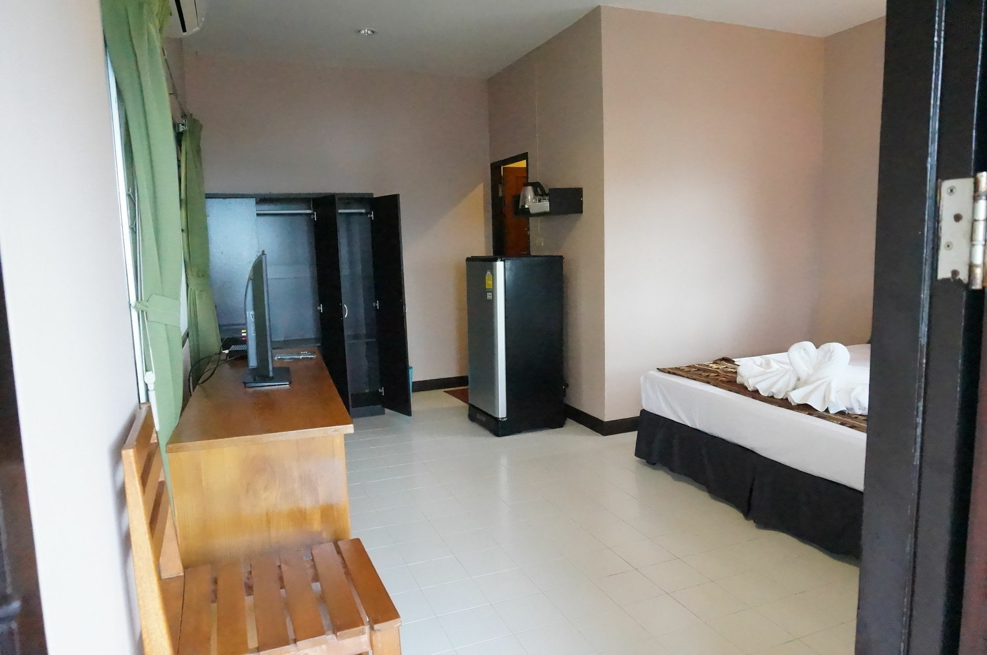 Kata Beachwalk Hotel And Bungalows Kültér fotó
