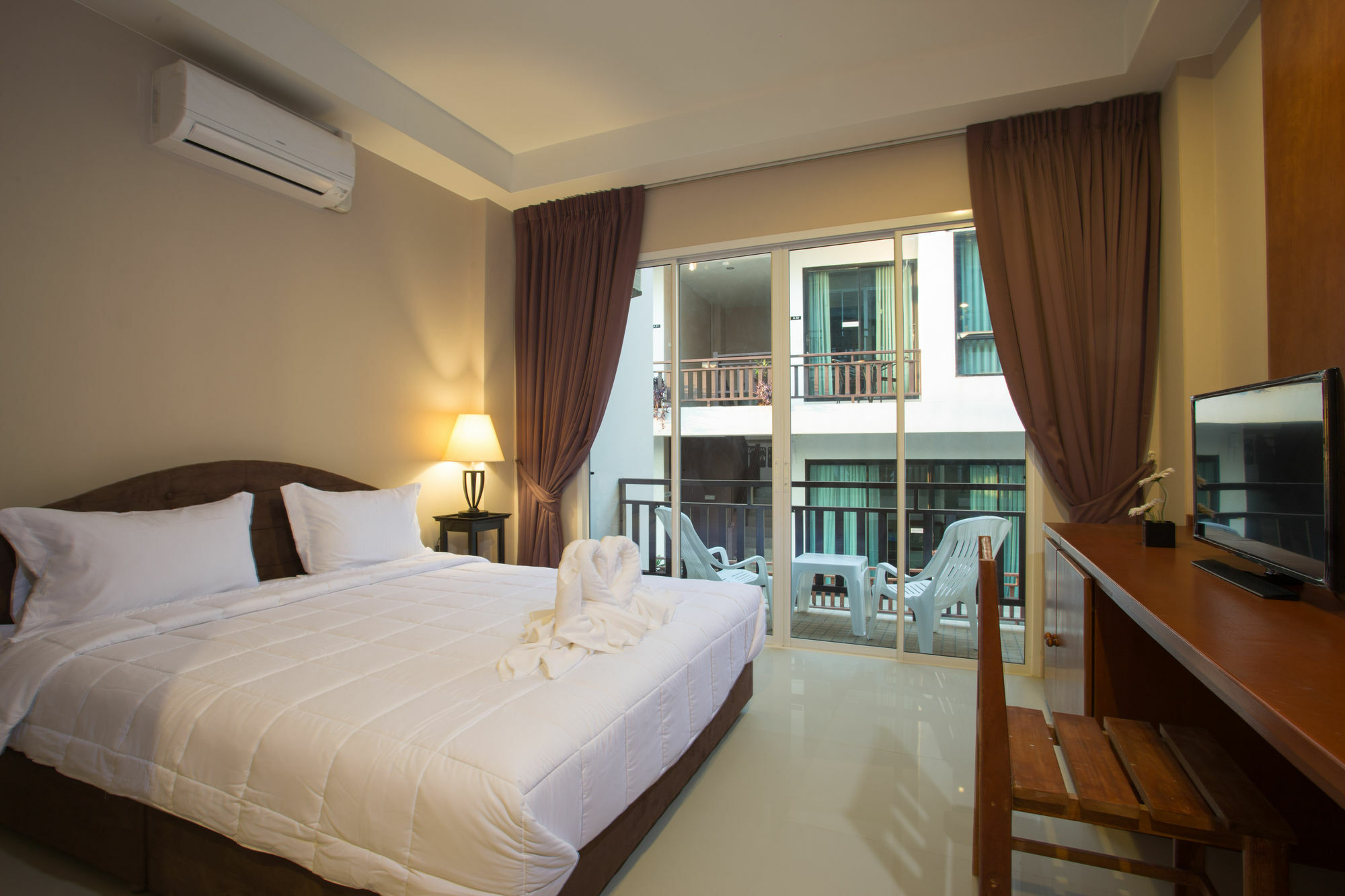 Kata Beachwalk Hotel And Bungalows Kültér fotó
