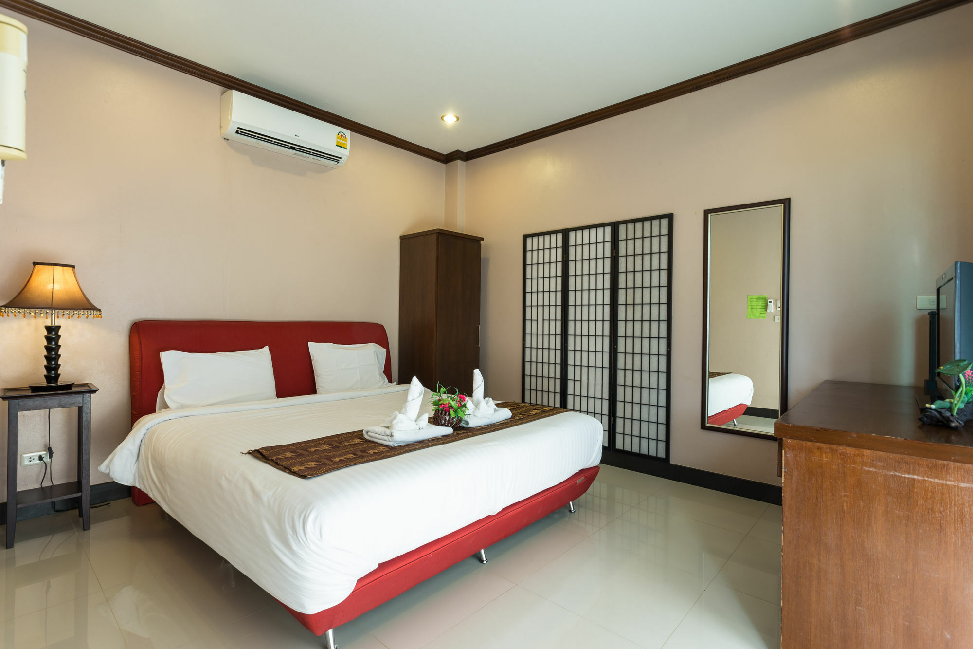 Kata Beachwalk Hotel And Bungalows Kültér fotó