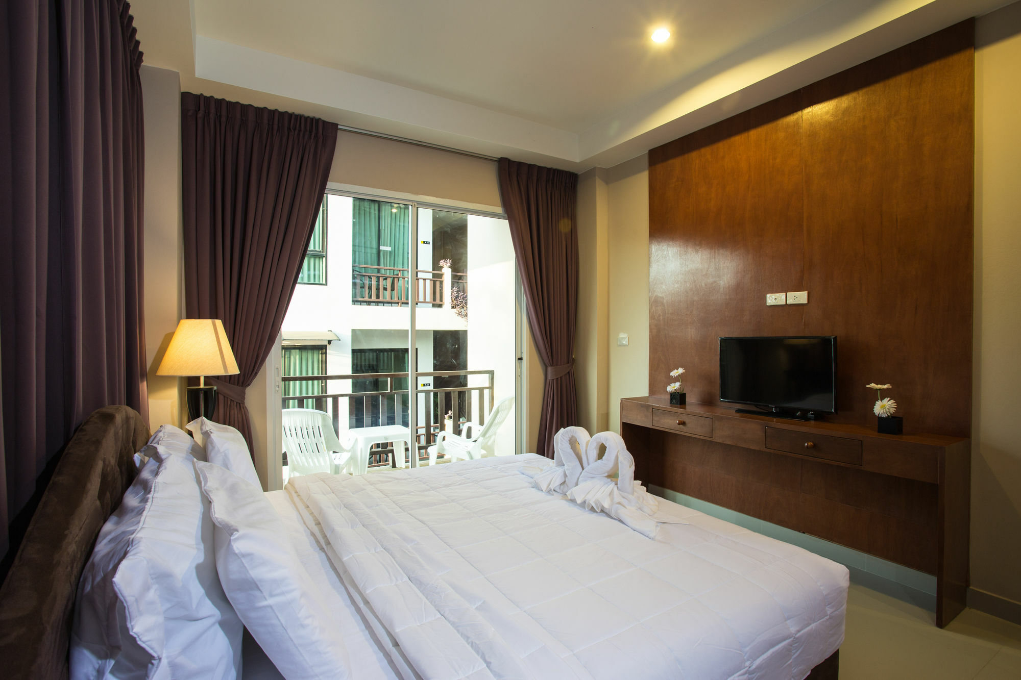 Kata Beachwalk Hotel And Bungalows Kültér fotó